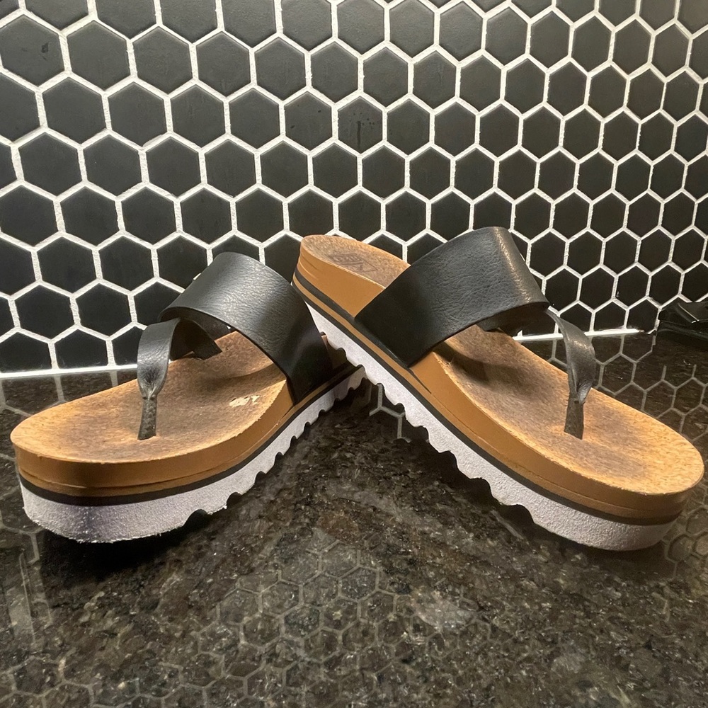 Reef platform sandal
